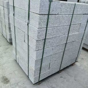 鸡西 芙蓉白火烧两面路沿石