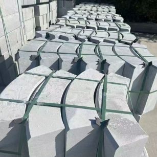 鸡西 芝麻灰弧形路沿石