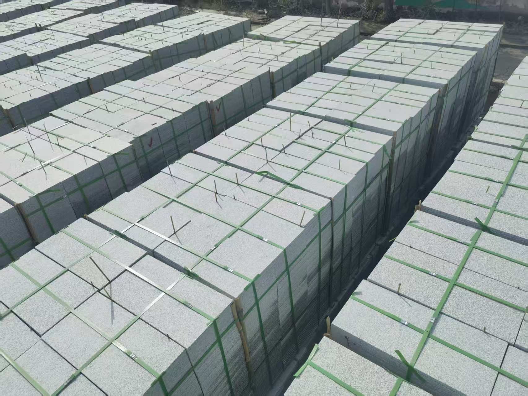 鸡西 芝麻白1.8公分火烧300*600地铺，清仓大甩卖