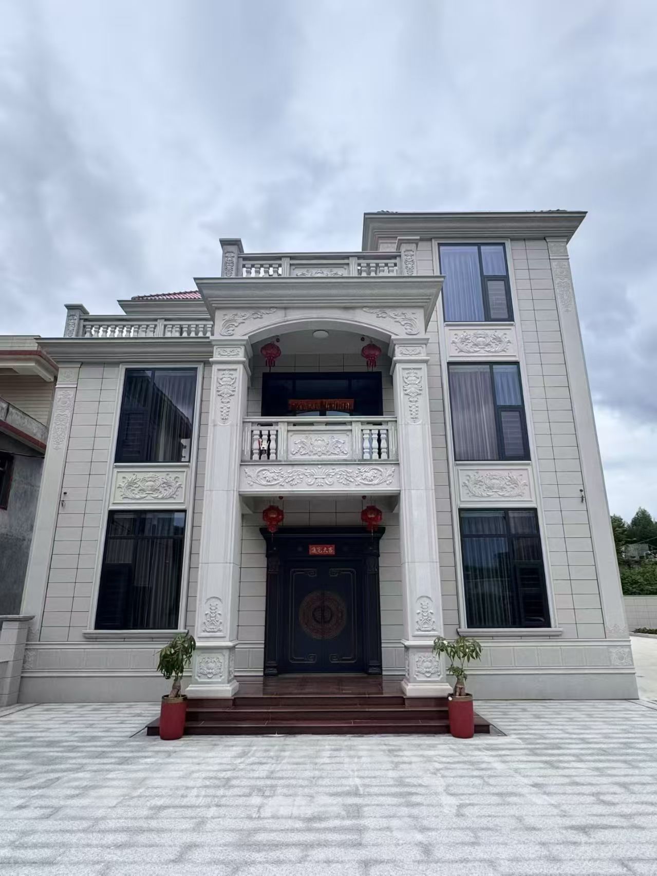 鸡西 芝麻白石材别墅干挂案例展示