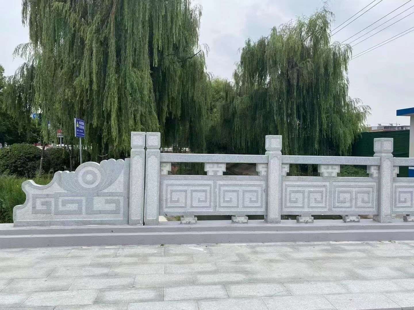 鸡西 芝麻灰桥栏杆、河道栏杆安装效果