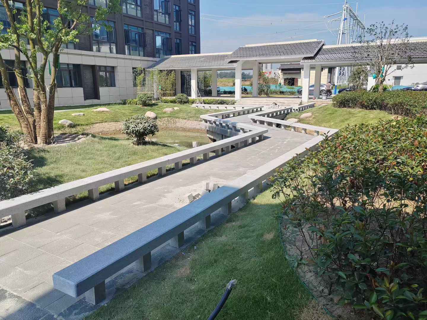 鸡西 芝麻灰小区坐凳&栏杆安装效果