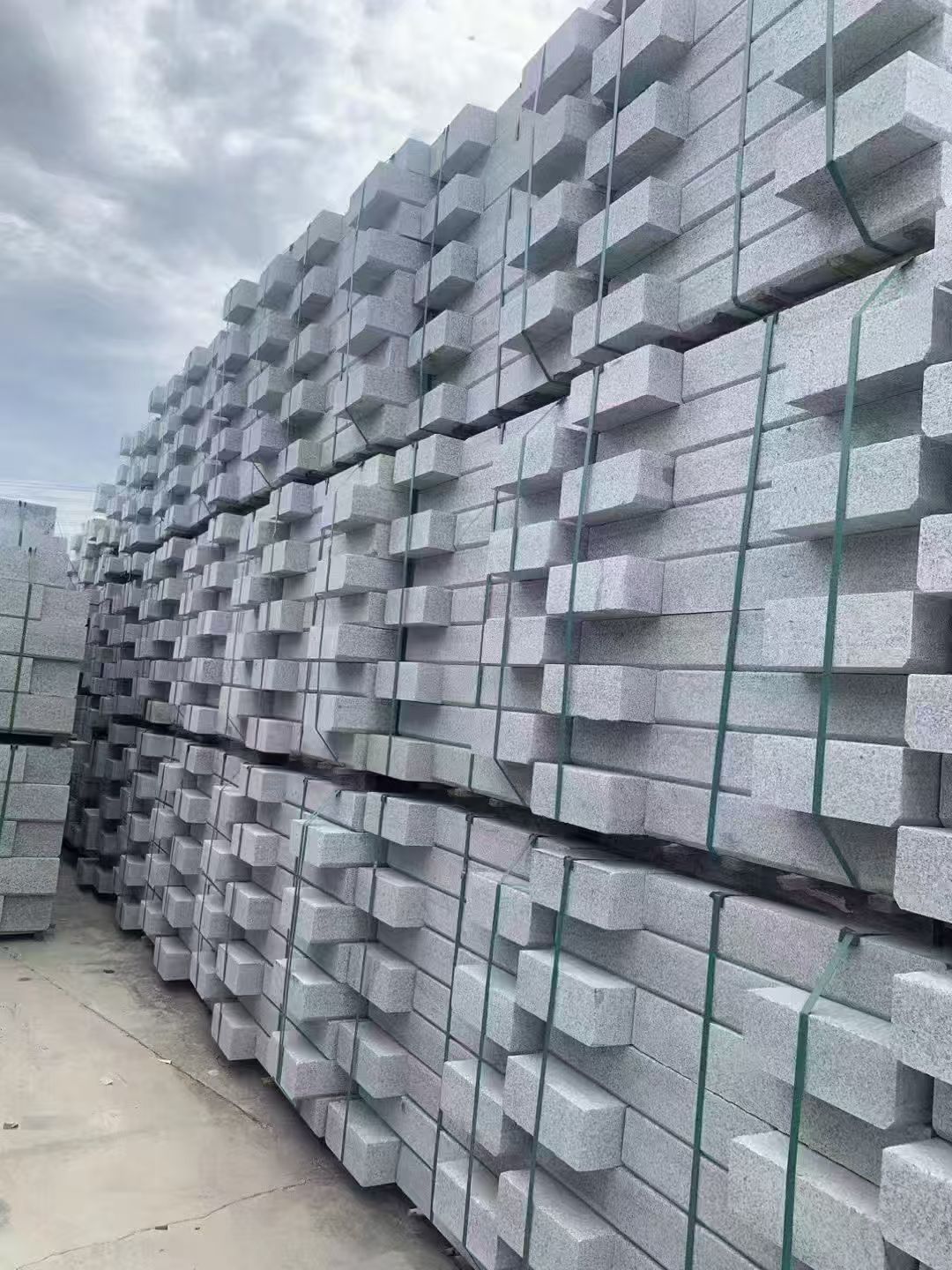 鸡西 芝麻灰侧石