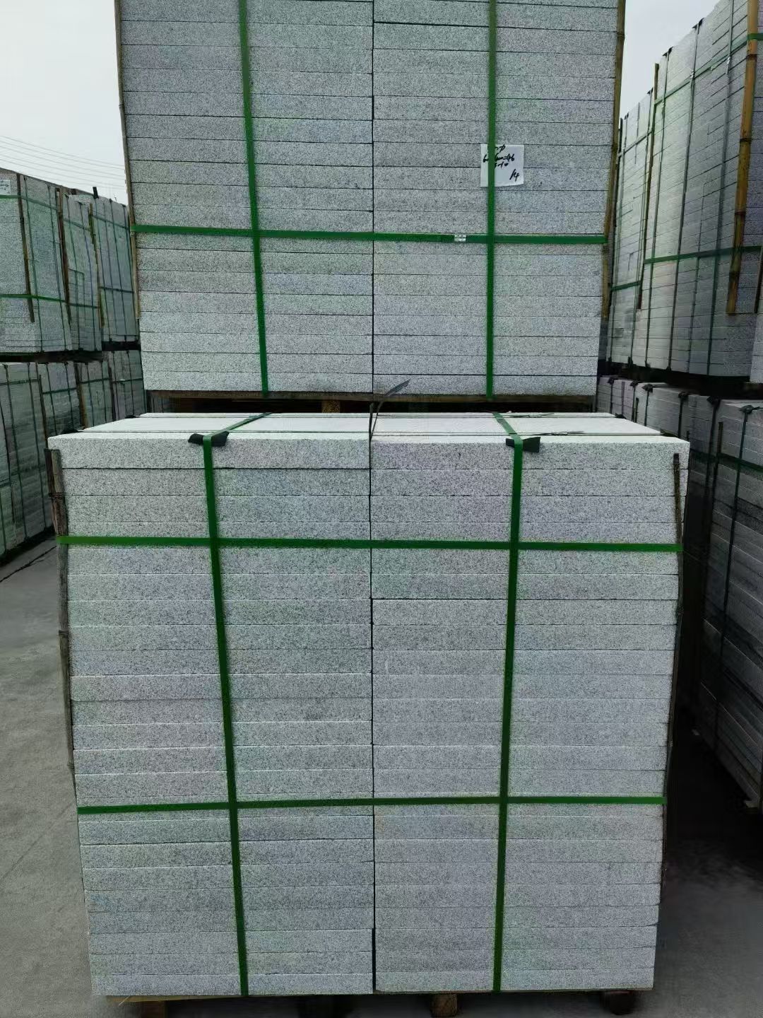 鸡西 火烧面地铺石，街道广场园林市政工程板，1.8~5.0厚均有现货