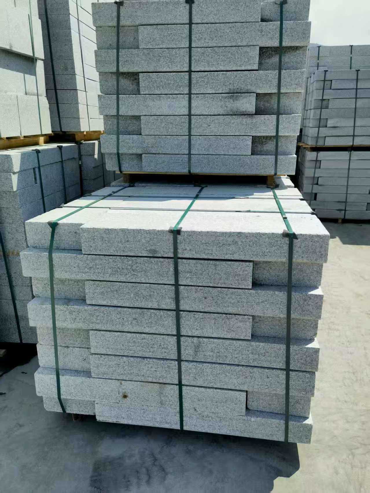 鸡西 芙蓉白花岗岩路沿石、平石尺寸标准，色泽均匀