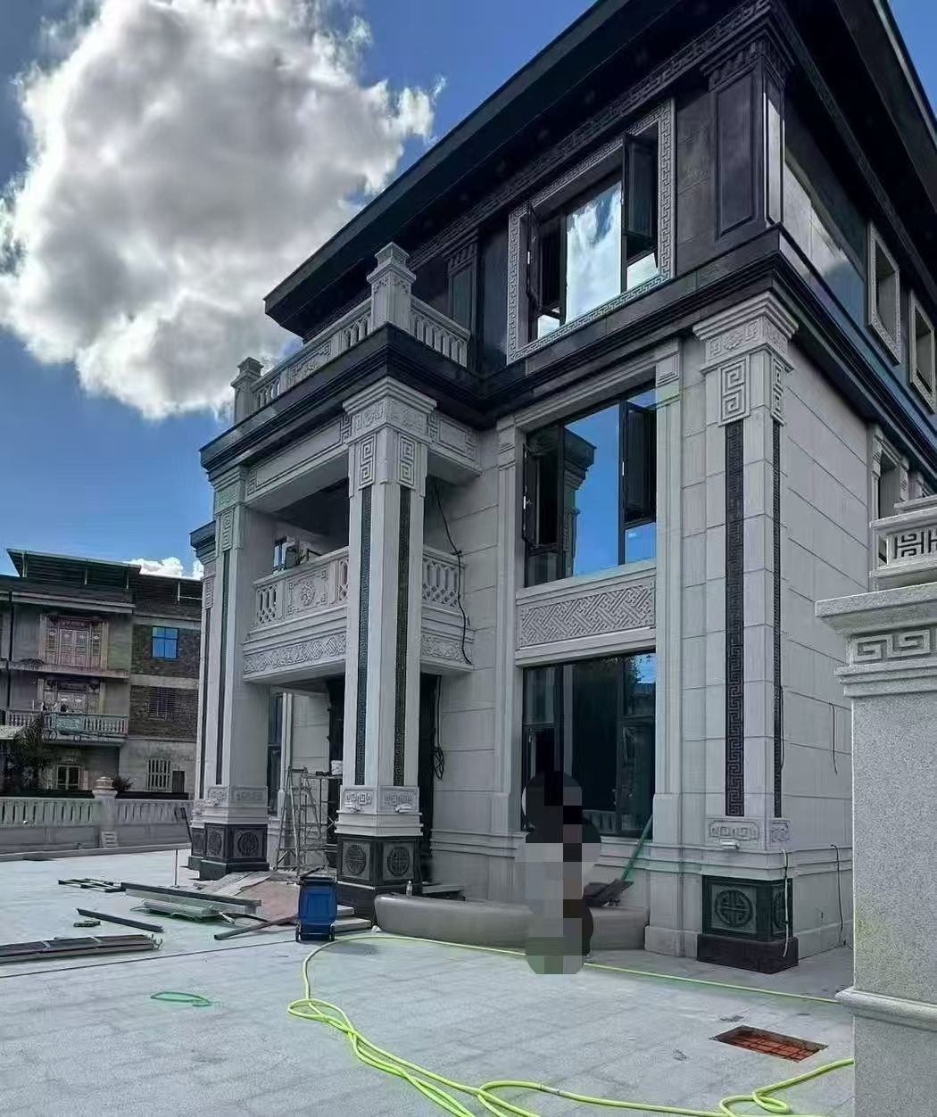 鸡西 别墅干挂，芝麻白与芝麻黑完美配合