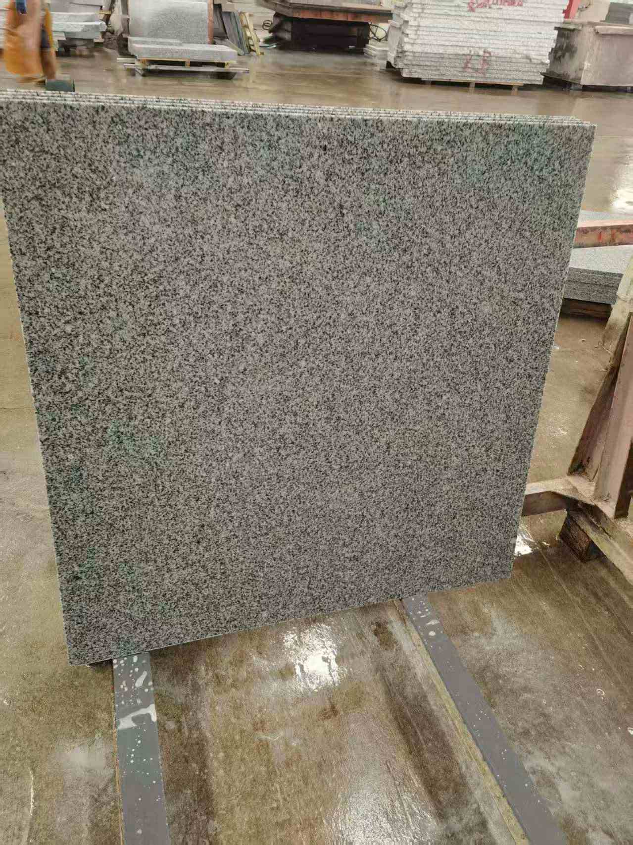 鸡西 芝麻白光面900*900，高地铁标准