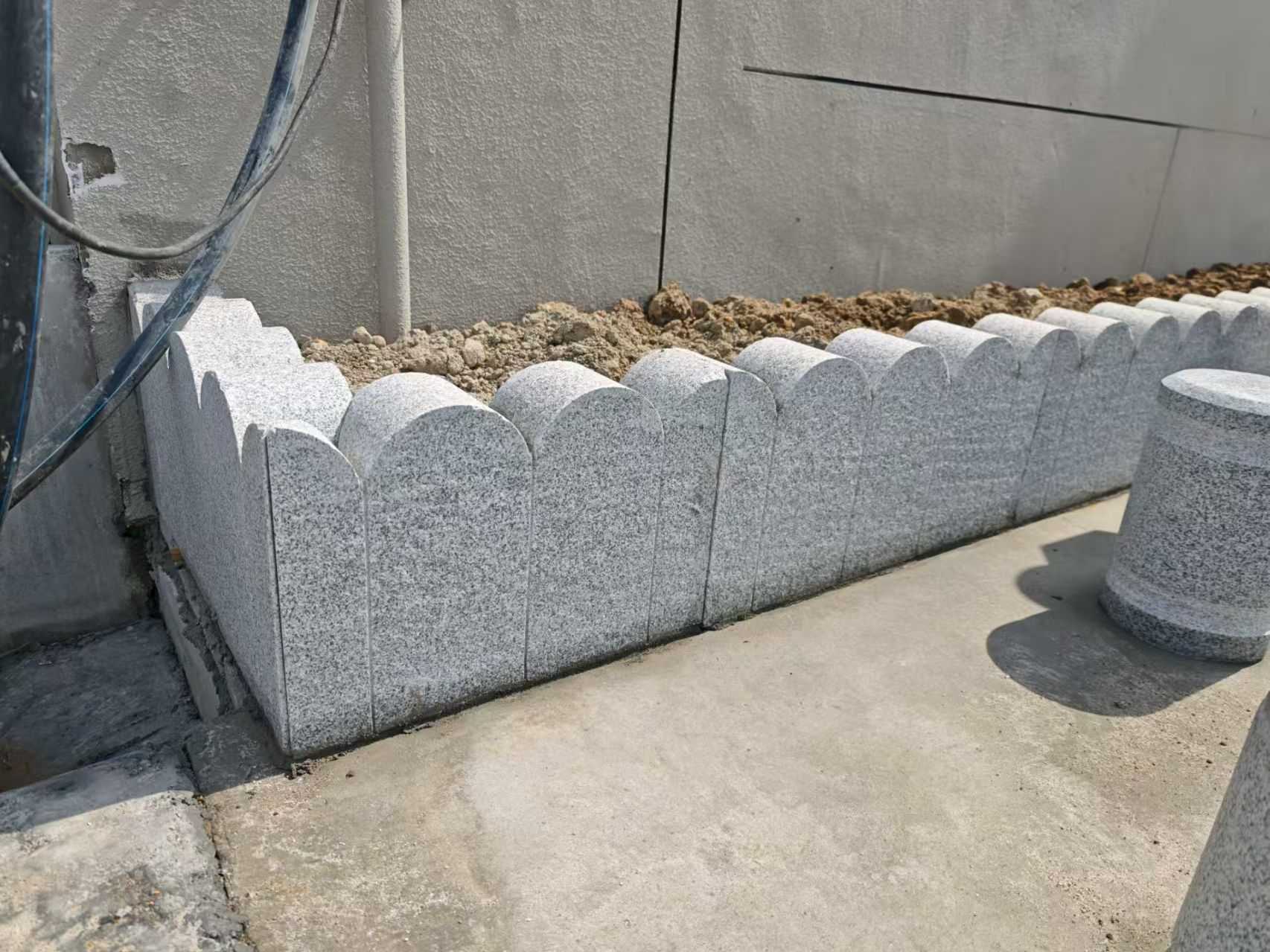 鸡西 芝麻白花岗岩花边石铺装效果图